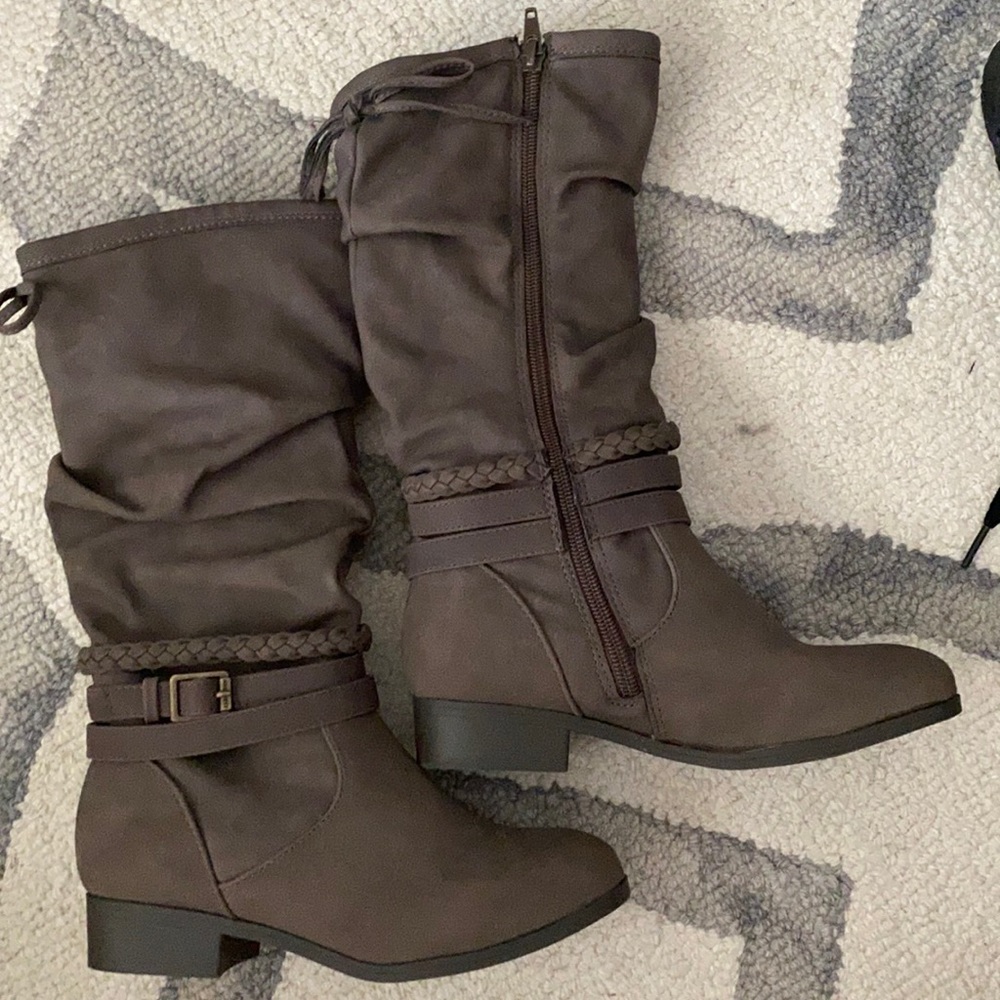 Brown boots from Nine West brand new never worn.